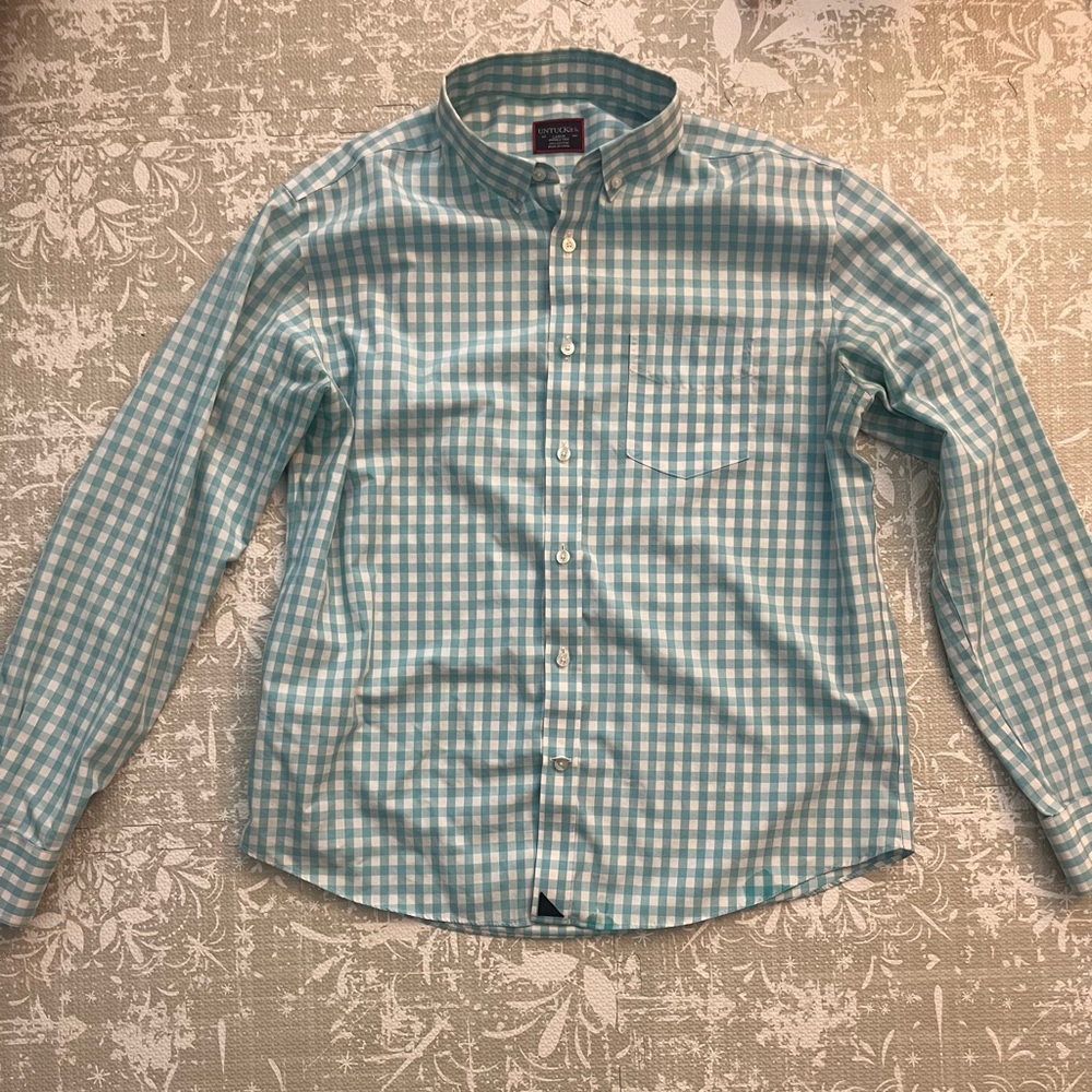 UNTUCKit Blue and White Checkered Casual Button Down Shirt